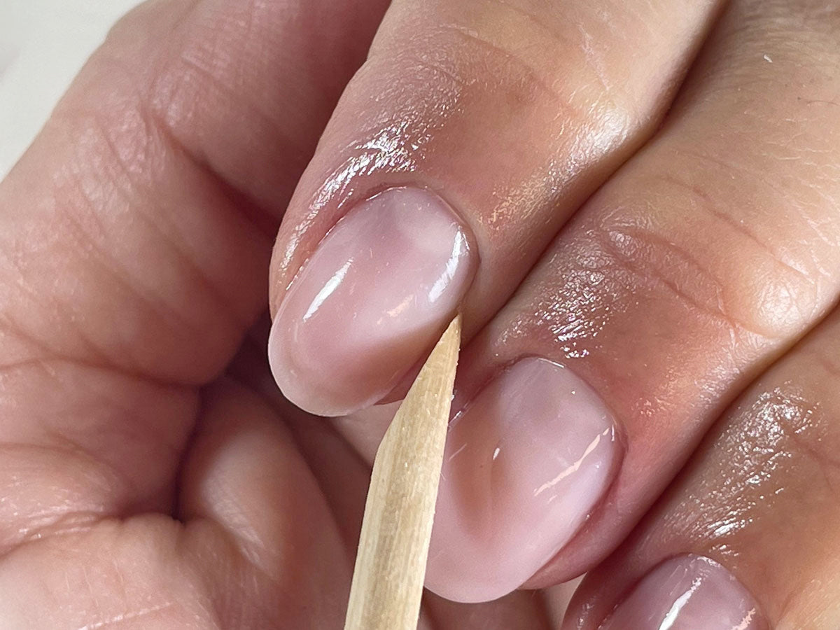 Spingere le cuticole