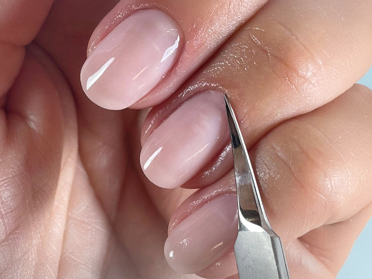 Rimuovere le cuticole in eccesso